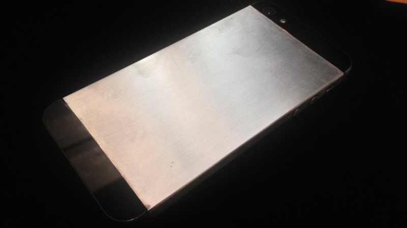 Illustration for article titled This All-Aluminum iPhone 5 Looks Pretty Freaking Cool to Me
